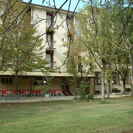 Hotel Rio Чезенатико Экстерьер фото