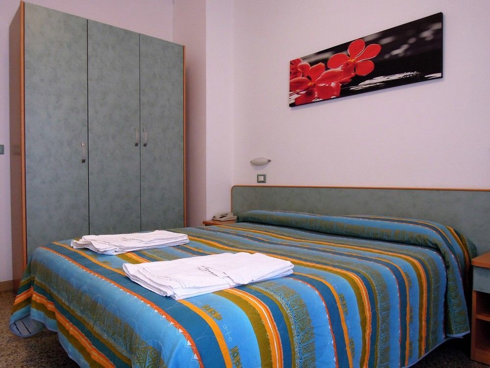 Hotel Rio Чезенатико Экстерьер фото
