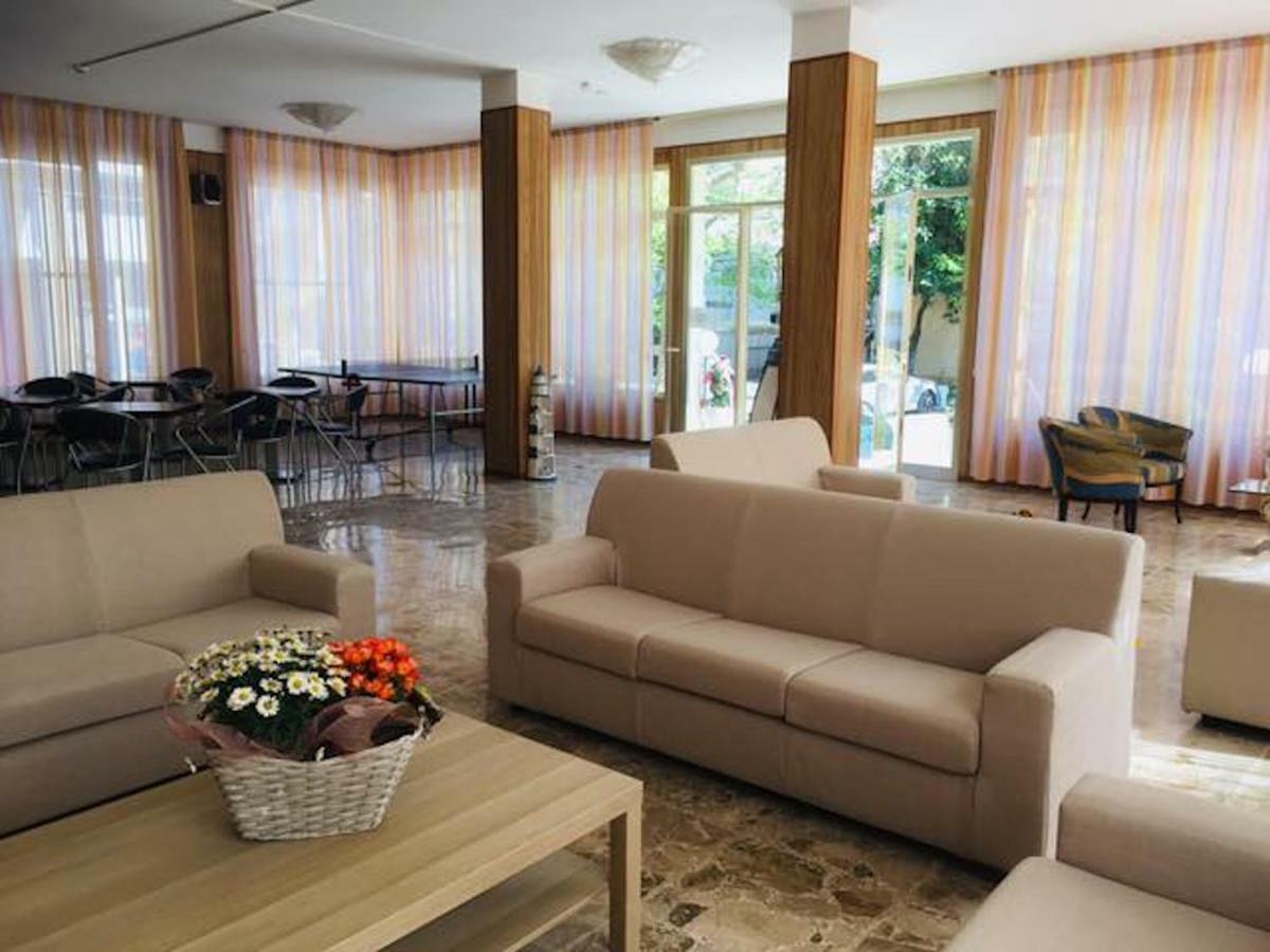 Hotel Rio Чезенатико Экстерьер фото